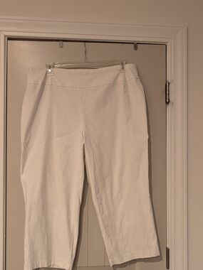 Classic White Capri Pants for Women